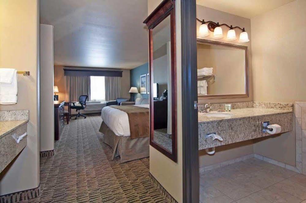 The Watford Hotell Watford City Eksteriør bilde